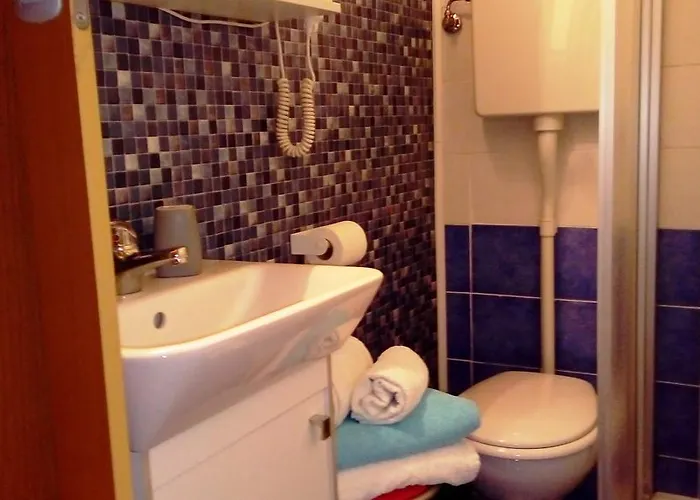 Ensemble Di Vayadu Pensionat Alassio