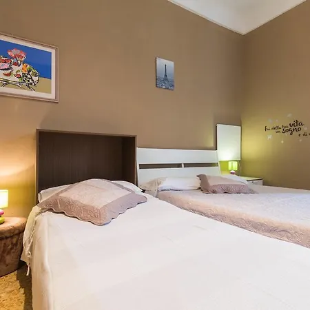 Ensemble Di Vayadu 3* Alassio