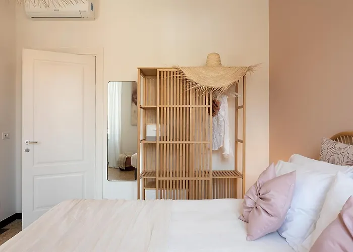 Ensemble Di Vayadu Guest house Alassio