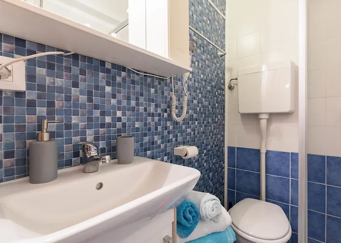 Ensemble Di Vayadu Guest house Alassio